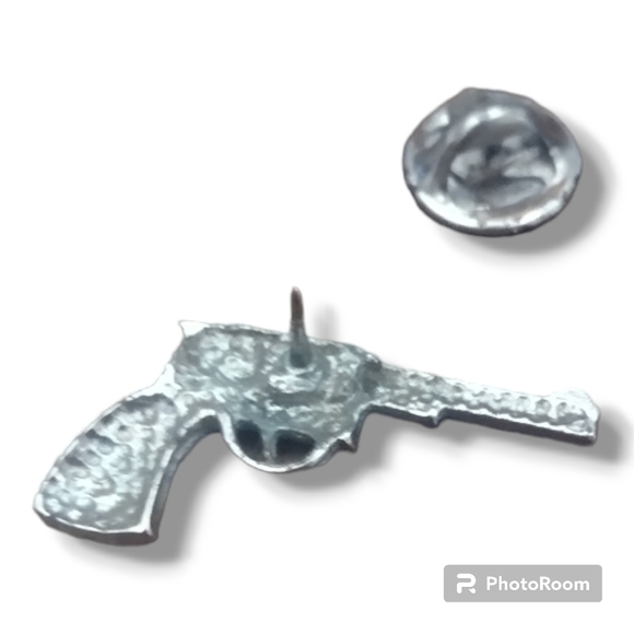 Vintage Silver Revolver Pistol Hat Lapel Pin Button - Picture 7 of 9